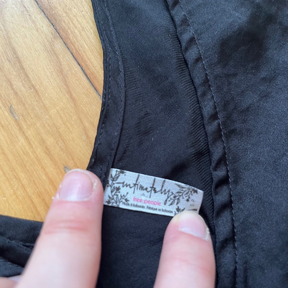 Intimately Free People Black Silky Tie Front Cropped V-Neck Cami Tank Top Small - Picture 3 of 7